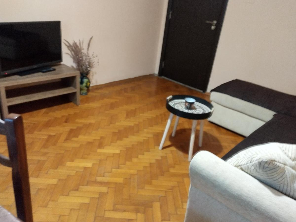 Прекрасен Апартамент В Бургас Burgas Ngoại thất bức ảnh